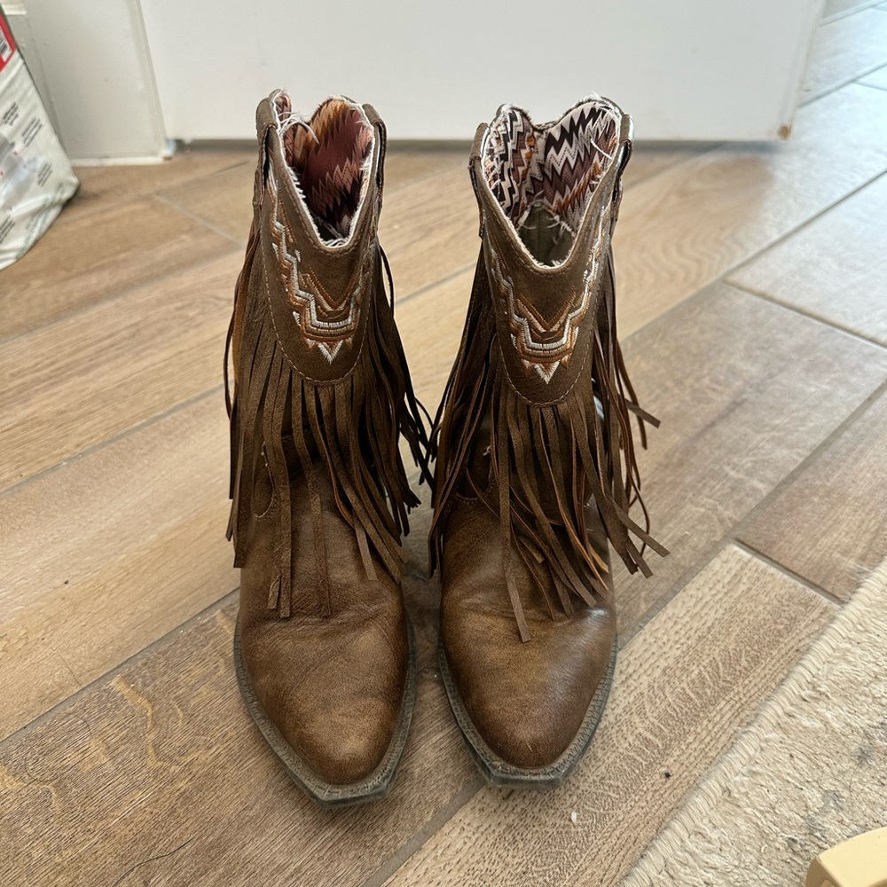 Roper Tan and Brown Fringe Western Boots - Picture 2 of 8